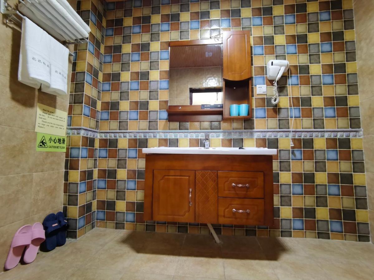 Mama Naxi Guesthouse Lijiang  Exteriör bild