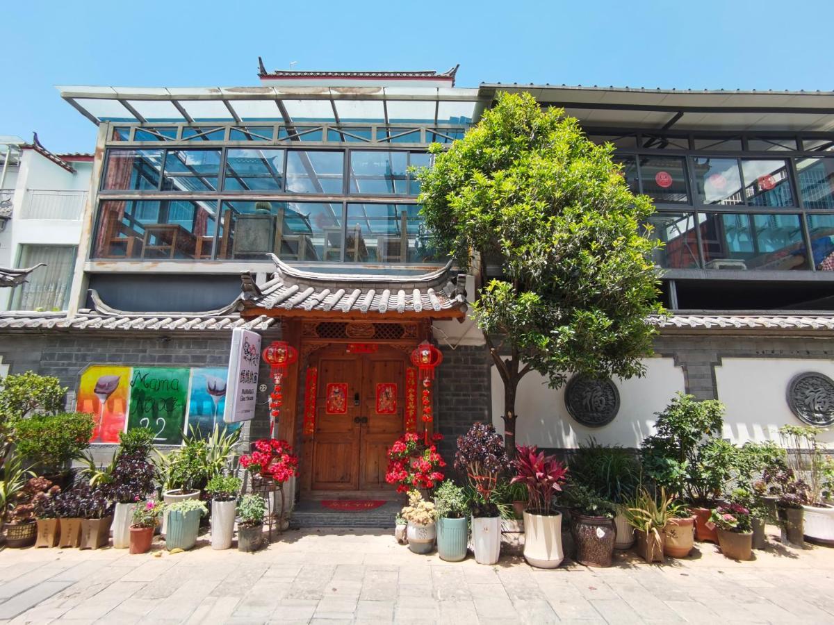 Mama Naxi Guesthouse Lijiang  Exteriör bild