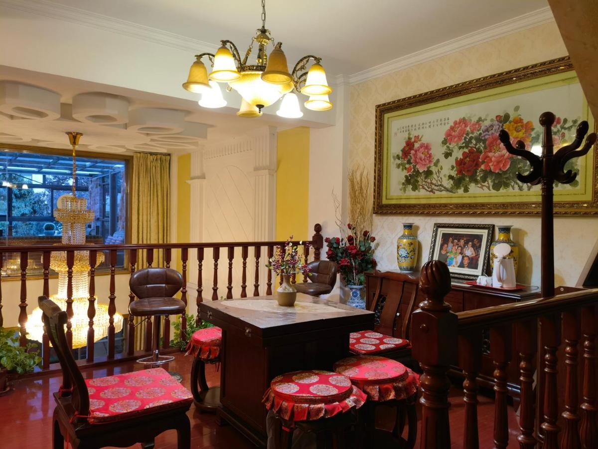 Mama Naxi Guesthouse Lijiang  Exteriör bild